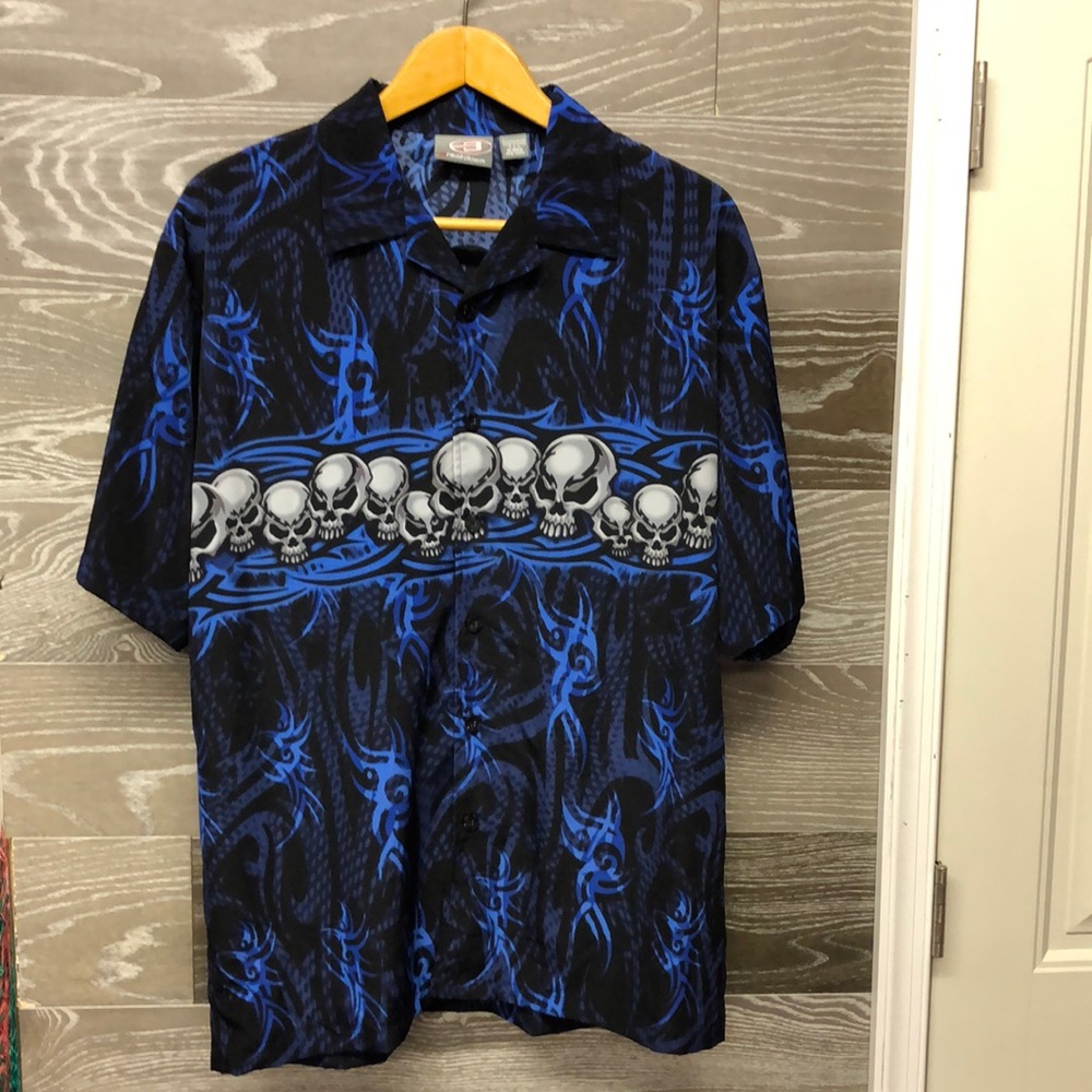 Breakdown short sleeve button down skull shirt